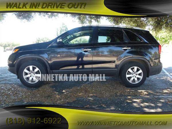 2013 KIA SORENTO I SEE YOU LOOKING AT ME! TAKE ME HOME TODAY! for sale in Winnetka, CA – photo 2