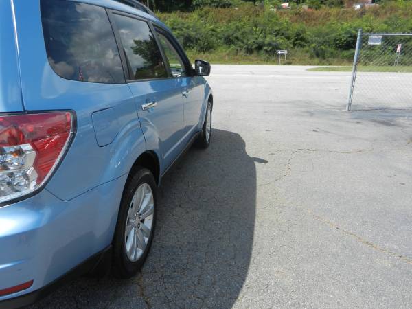 ***2011 SUBARU FORESTER 2.5 X PREMIUM**CARFAX 1-OWNER*MUST... for sale in Greenville, SC – photo 8
