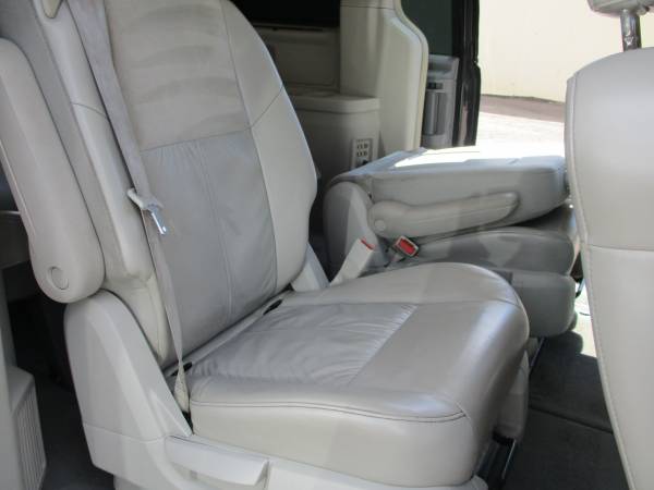 2008 Chrysler town & country - - by dealer - vehicle for sale in Saint George, UT – photo 13