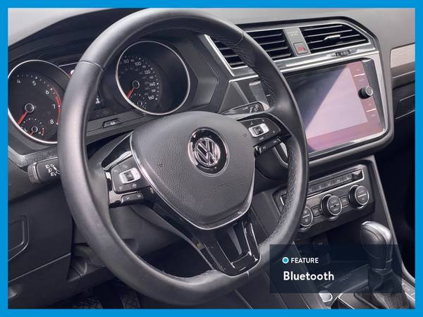 2019 VW Volkswagen Tiguan 2 0T SE 4MOTION Sport Utility 4D suv Black for sale in South El Monte, CA – photo 4