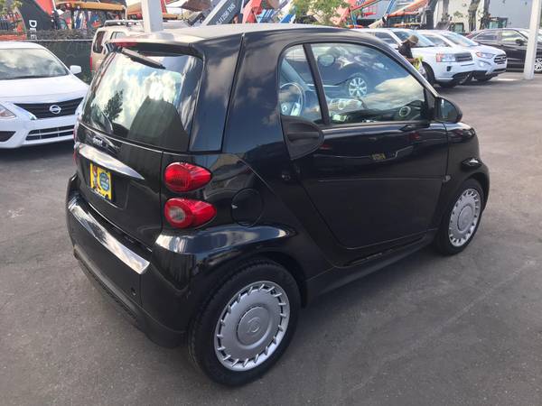 2013 Smart Fortwo CLEAN TITLE CLEAN CARFAX for sale in Doral, FL – photo 6
