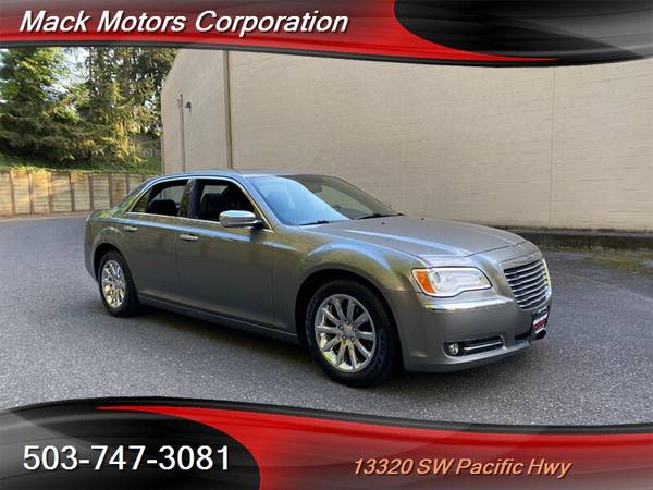 2012 Chrysler 300 Limited Pano Roof Navi Back-Up Camera 31MPG - cars for sale in Tigard, OR – photo 6