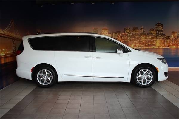 *2020* *Chrysler* *Pacifica* *Limited* - cars & trucks - by dealer -... for sale in Fremont, CA – photo 5