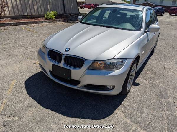 2011 BMW 3-Series 328i xDrive SA 6-Speed Automatic - cars & trucks -... for sale in Fort Atkinson, WI – photo 3