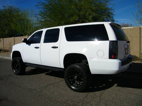 2011 Chevy Suburban 2500 LT, RUST FREE 4x4, Carfax, 1 OWNER,... for sale in Phoenix, AZ – photo 13