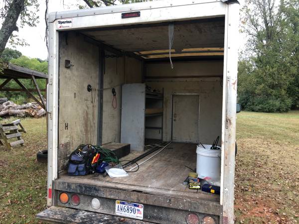 Chevrolet 3500 10ft BoxTruck for sale in Forest, VA – photo 2
