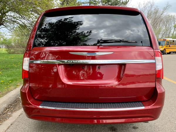 2016 Chrysler Town Country 4dr Wgn Touring - - by for sale in Flint, MI – photo 5