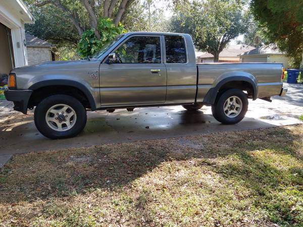 92 Mazda B2600i 4wd - cars & trucks - by owner - vehicle automotive... for sale in McAllen, TX – photo 2