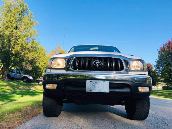 2002 Toyota Tacoma 4wd Manual V6 Extra Clean - cars & trucks - by... for sale in Lincolnshire, IL – photo 13