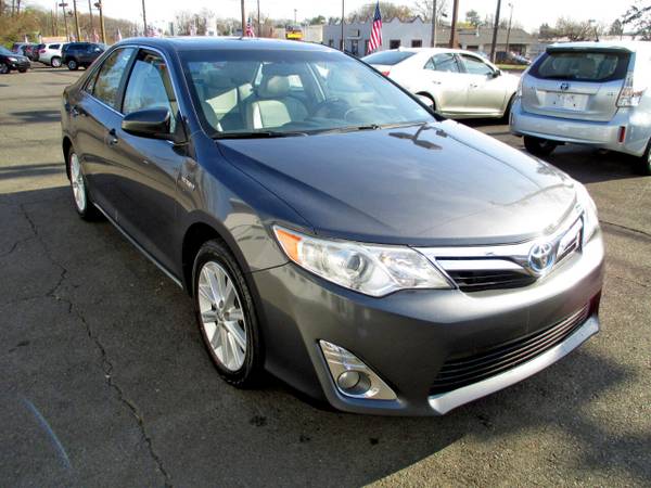 2012 Toyota Camry Hybrid 4dr Sdn XLE (Natl) - cars & trucks - by... for sale in Fairless Hills, PA – photo 3