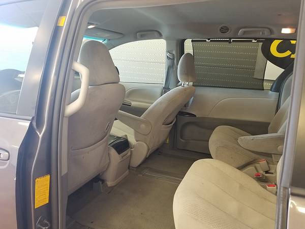 2012 Toyota Sienna 4d Wagon LE V6 w/Auto Access Seat for sale in Kyle, TX – photo 22