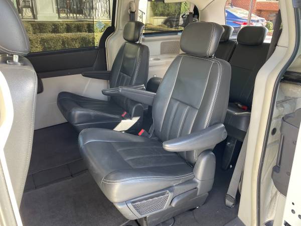 2009 Chrysler Town & Country Touring for sale in Brooklyn, NY – photo 13