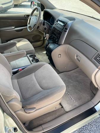 2010 Toyota SIENNA LE - - by dealer - vehicle for sale in Newburgh, IN – photo 6