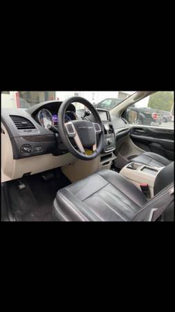 2015 Chrysler Town and Country - cars & trucks - by owner - vehicle... for sale in Sylvan Beach, MI – photo 11