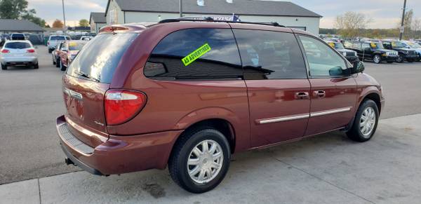 ALL MAKES! 2007 Chrysler Town & Country LWB for sale in Chesaning, MI – photo 4