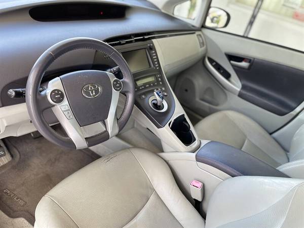 2010 Toyota Prius IV - - by dealer - vehicle for sale in Pearl City, HI – photo 8