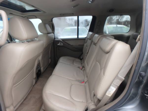 2007 Nissan Pathfinder LE Gray for sale in URBANDALE, IA – photo 6