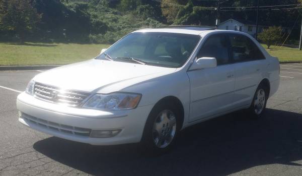 2004 Toyota Avalon XLS with 140,000 miles - cars & trucks - by owner... for sale in Charlotte, NC – photo 2