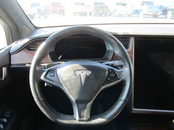 2019 Tesla Model X 75D AWD Midnight Silver Met for sale in Omaha, NE – photo 13