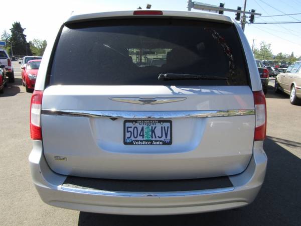 2011 Chrysler Town & Country 4dr Wgn Touring SILVER 136k STOW N GO for sale in Milwaukie, OR – photo 8