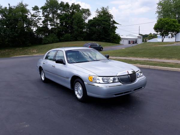 2002 Lincoln Town Car - cars & trucks - by dealer - vehicle... for sale in Bloomington, IN – photo 19
