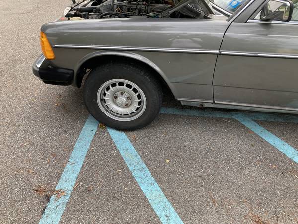 1985 Mercedes Benz 300D - cars & trucks - by owner - vehicle... for sale in Glen Cove, NY – photo 8