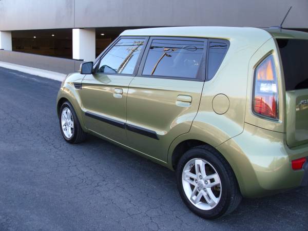 2010 KIA SOUL ! IMMACULATE CONDITION - - by dealer for sale in San Antonio, TX – photo 5