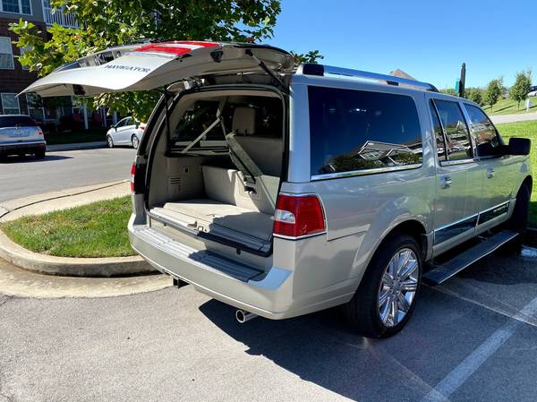 2008 Lincoln Navigator L - cars & trucks - by owner - vehicle... for sale in Lexington, KY – photo 3