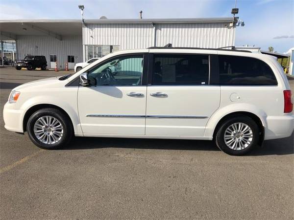 2013 Chrysler Town and Country mini-van Touring-L - White for sale in Chehalis, WA – photo 5