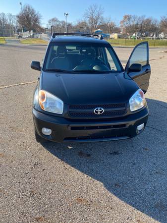 2005 Toyota RAV4 L - cars & trucks - by owner - vehicle automotive... for sale in Des Moines, IA – photo 4