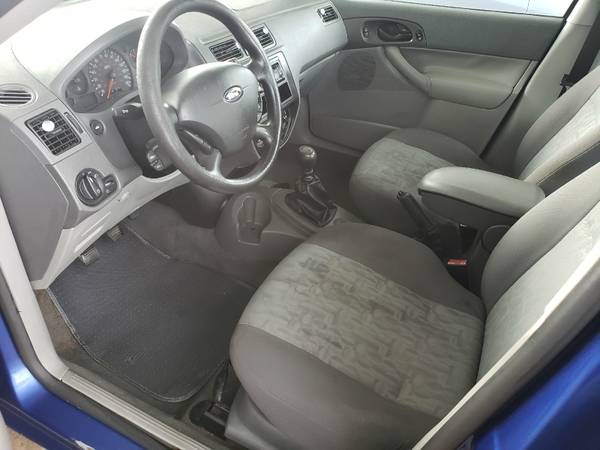 2005 Ford Focus 4dr Sdn ZX4 S for sale in York, PA – photo 9