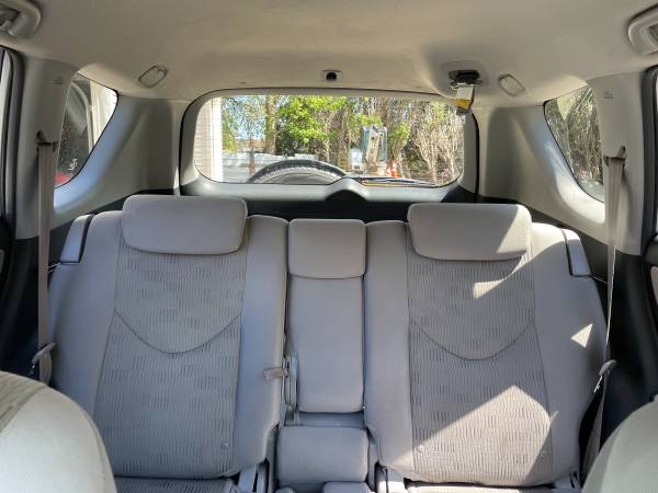 2009 Toyota RAV4 AWD runs and rides great clean carfax - cars & for sale in Westport , MA – photo 18
