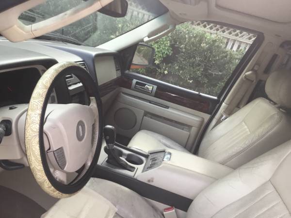 2003 Lincoln Navigator 4x4 clean Excel Conditions runs100 great for sale in Washington, District Of Columbia – photo 10