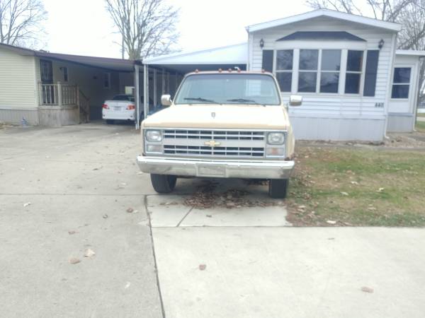 83 GMC 2500 6.2 Diesel - cars & trucks - by owner - vehicle... for sale in Anderson, IN – photo 2
