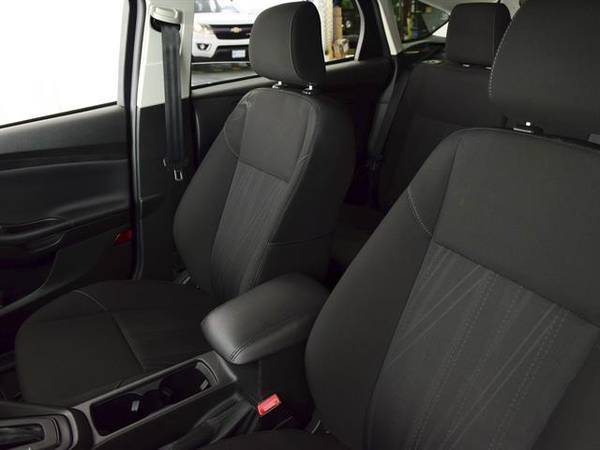 2018 Ford Focus SE Hatchback 4D hatchback Black - FINANCE ONLINE for sale in Detroit, MI – photo 5
