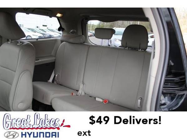 2017 Toyota Sienna mini-van XLE - - by dealer for sale in Streetsboro, OH – photo 14