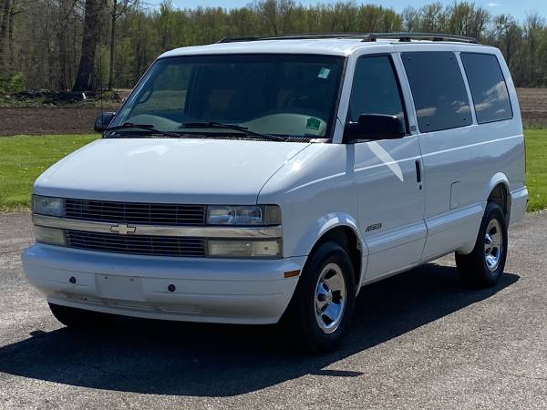 2002 Chevrolet Astro Van only 119, 000 miles No Rust! 7950 - cars & for sale in Chesterfield Indiana, IN – photo 3