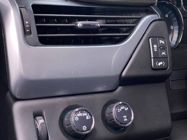2019 Chevy Chevrolet Suburban LT Sport Utility 4D suv Black -... for sale in Providence, RI – photo 24