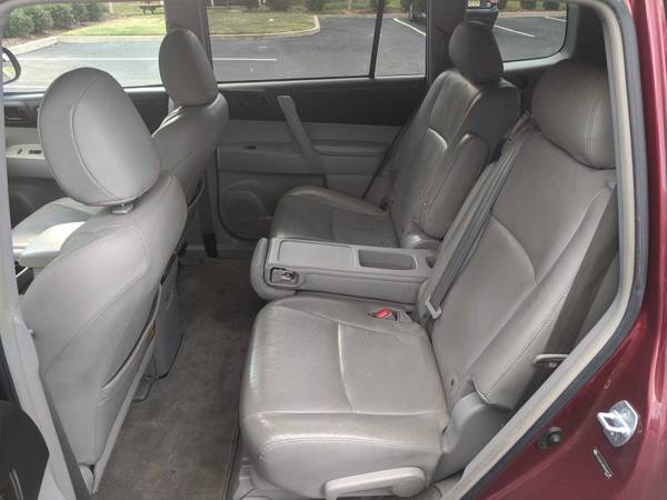 2008 Toyota Highlander - Leather - 3rd Row - Clean for sale in Starkville, MS – photo 9