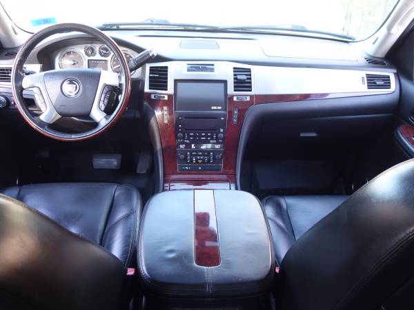 2009 Cadillac Escalade AWD - - by dealer - vehicle for sale in Derry, VT – photo 11