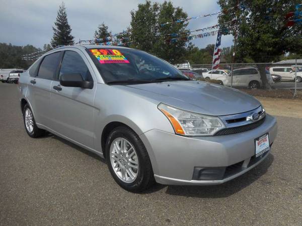 2010 FORD FOCUS SE 4 DOOR AUTOMATIC GAS SAVER for sale in Anderson, CA