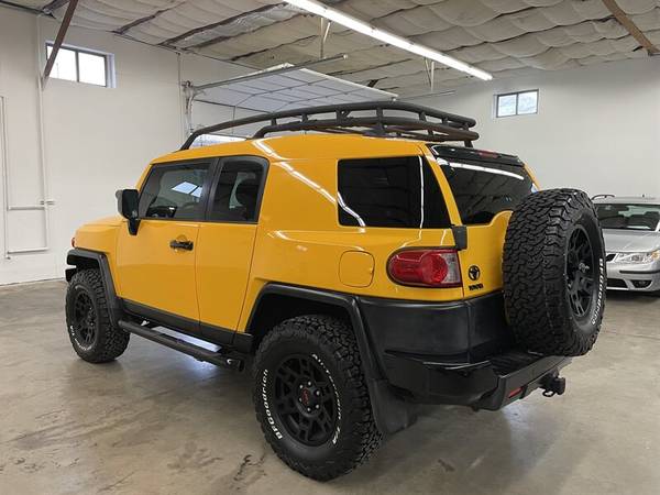 2007 Toyota FJ Cruiser 6-Speed Custom One Color Paint Lifted - cars for sale in Portland, OR – photo 5