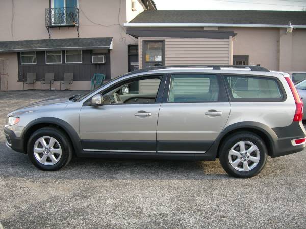 2008 Volvo XC70 CLEAN CARFAX - - by dealer - vehicle for sale in Columbia, PA – photo 3