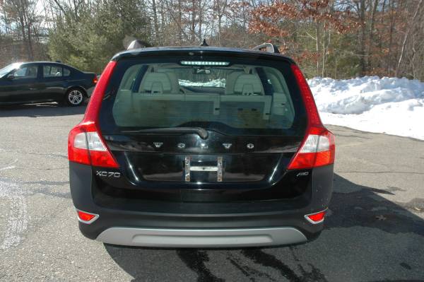 2011 Volvo XC70 AWD Wagon 3 2L - Great Carfax - IMMACULATE - cars & for sale in Windham, MA – photo 7