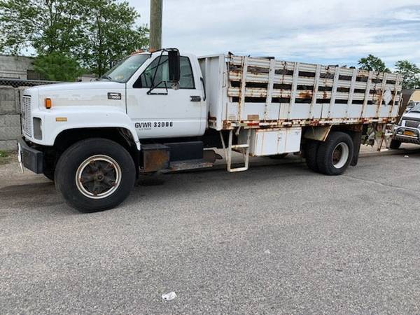 1998 GMC 19 Foot FlatBed Stake Body Lift gate Low Miles - cars &... for sale in Massapequa Park, NY – photo 2
