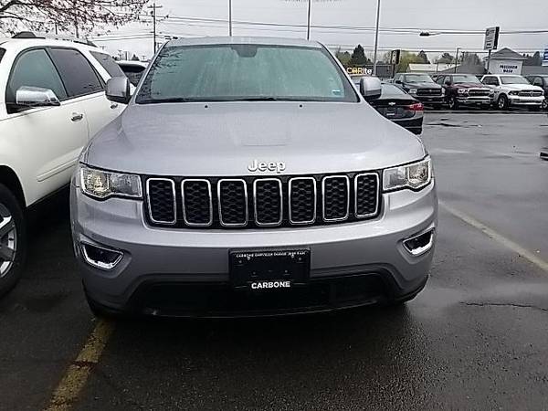 2018 Jeep Grand Cherokee Laredo 4x4 Ltd Avail - - by for sale in Yorkville, NY – photo 5