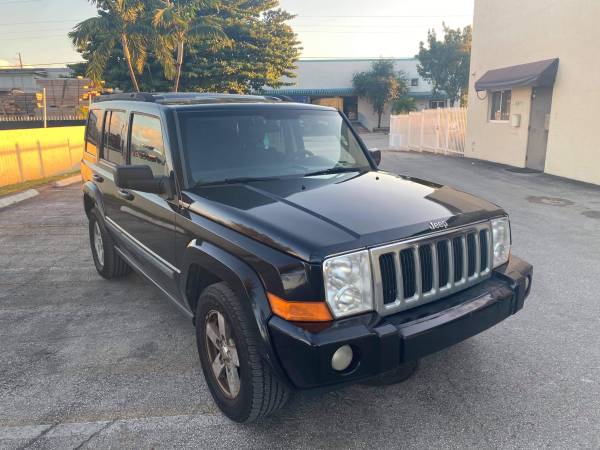 2008 Jeep Commander - cars & trucks - by owner - vehicle automotive... for sale in Hialeah, FL – photo 2