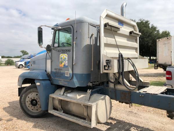 1993 Freightliner FL112 - Day Cab & Flatbed $18,000 obo for sale in Houston, TX – photo 4