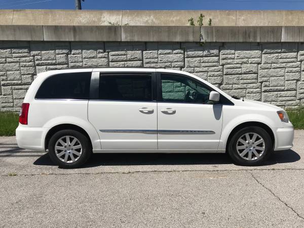 2013 CHRYSLER TOWN & COUNTRY (TOURING EDITION) - - by for sale in O Fallon, MO – photo 3