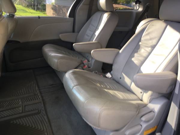 Loaded 2011 Toyota Sienna XLE for sale - Luxury Minivan seats 8! for sale in Canton, MI – photo 7